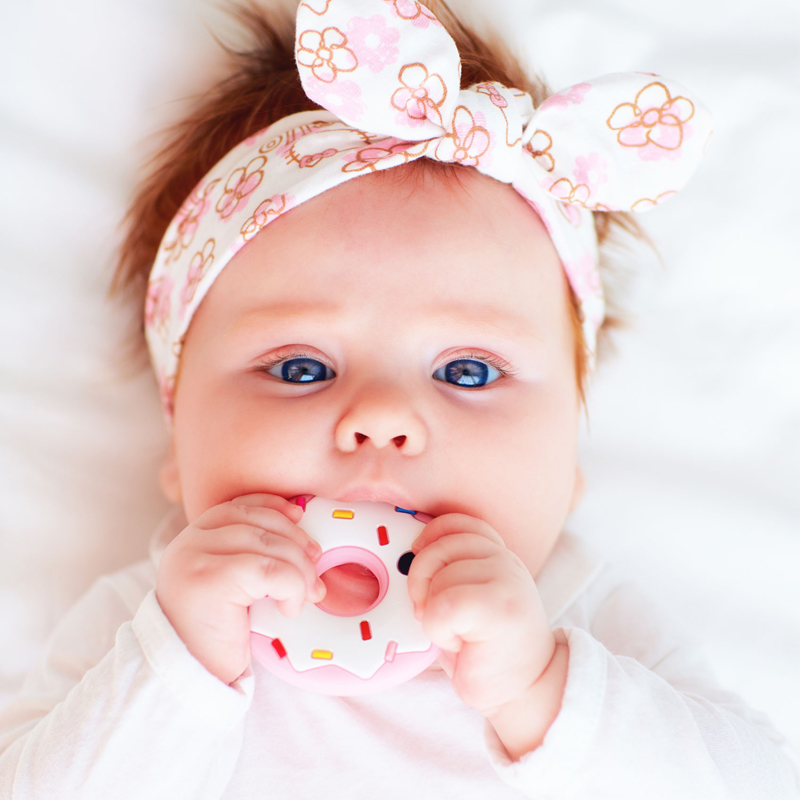 Симптомы прорезывания молочных зубов у младенцев и способы их облегчения