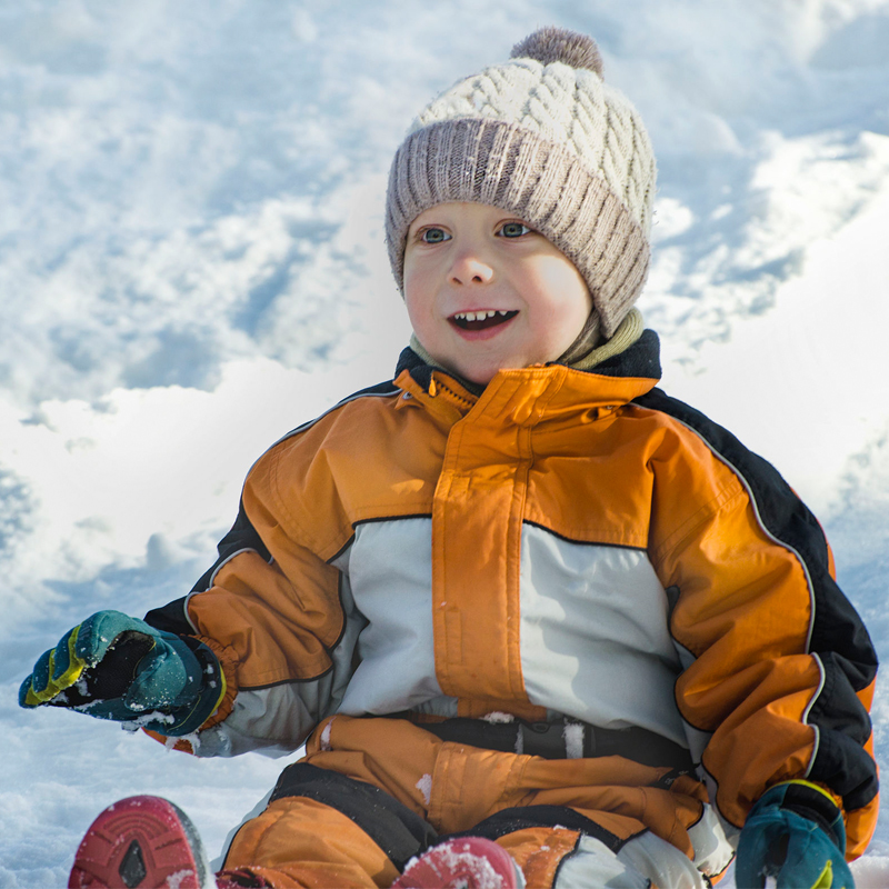 Оптимальное решение для выписки малыша зимой: Конверт, одеяло или комбинезон?