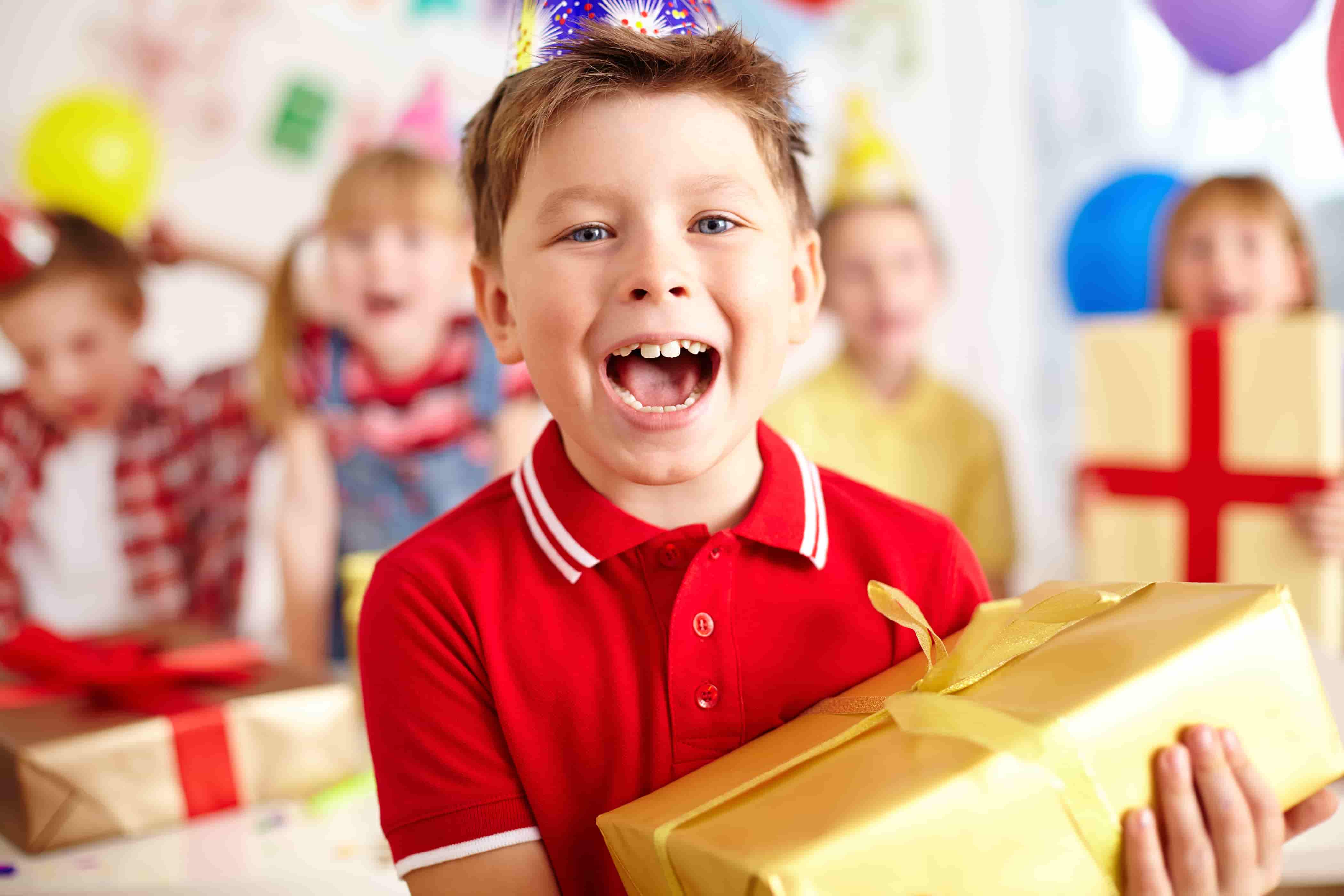 100+ идей подарков в детский сад на 23 Февраля в 2025 году